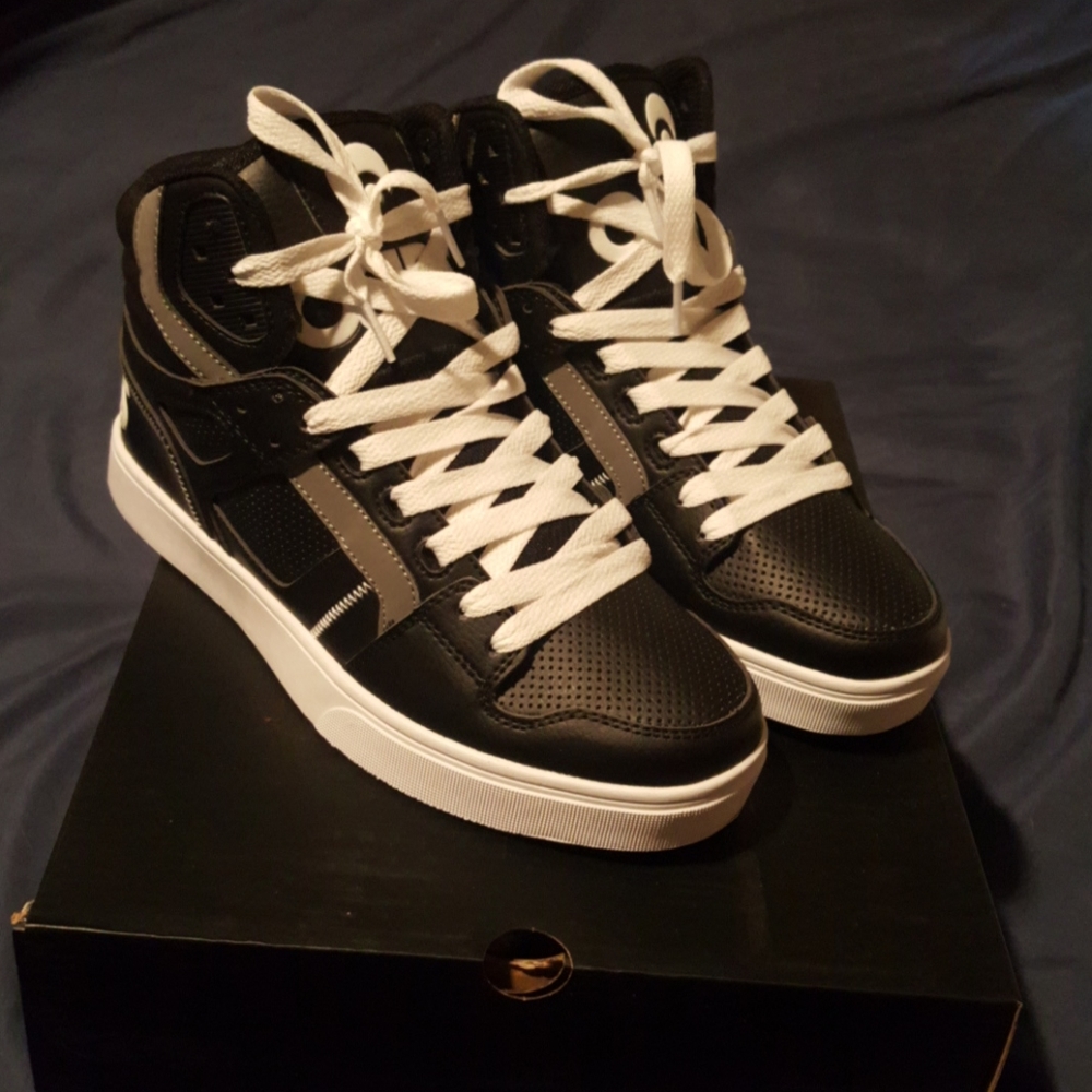 Osiris clone. Men's 9. NEVER WORN with box